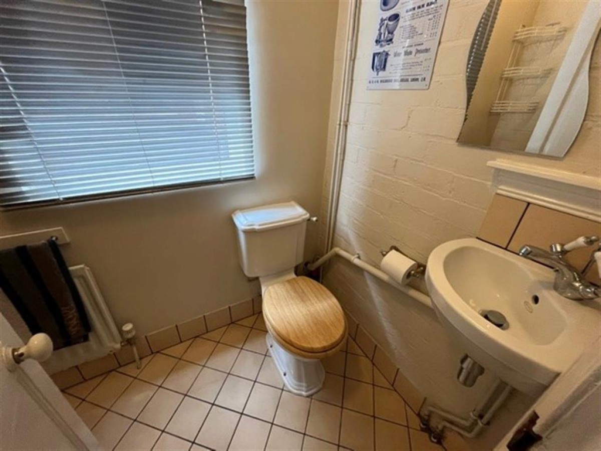 Vicarage Road, Oldbury, B68 8HT