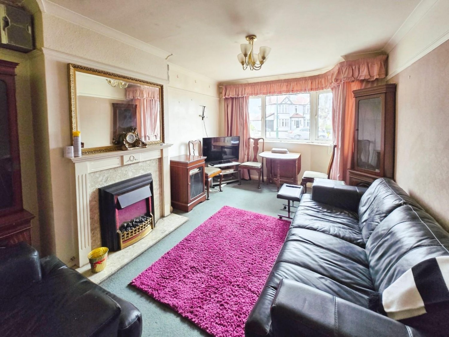 Colston Avenue, Carshalton