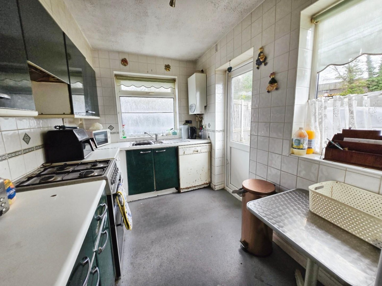 Colston Avenue, Carshalton