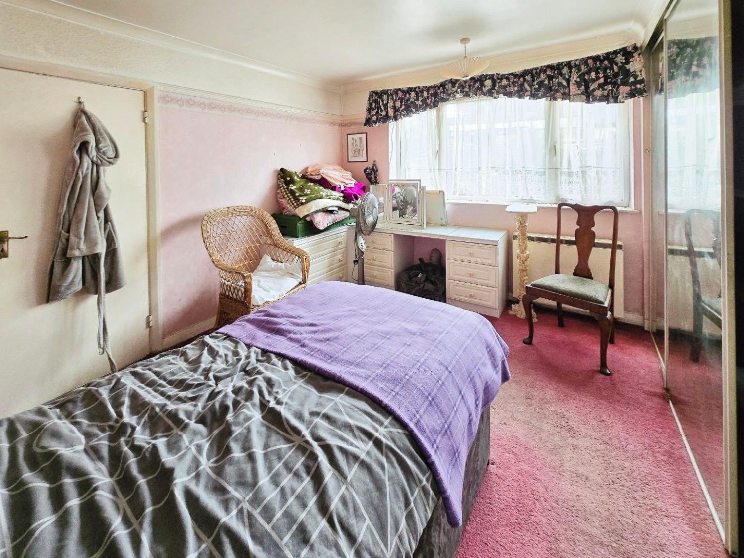 Colston Avenue, Carshalton