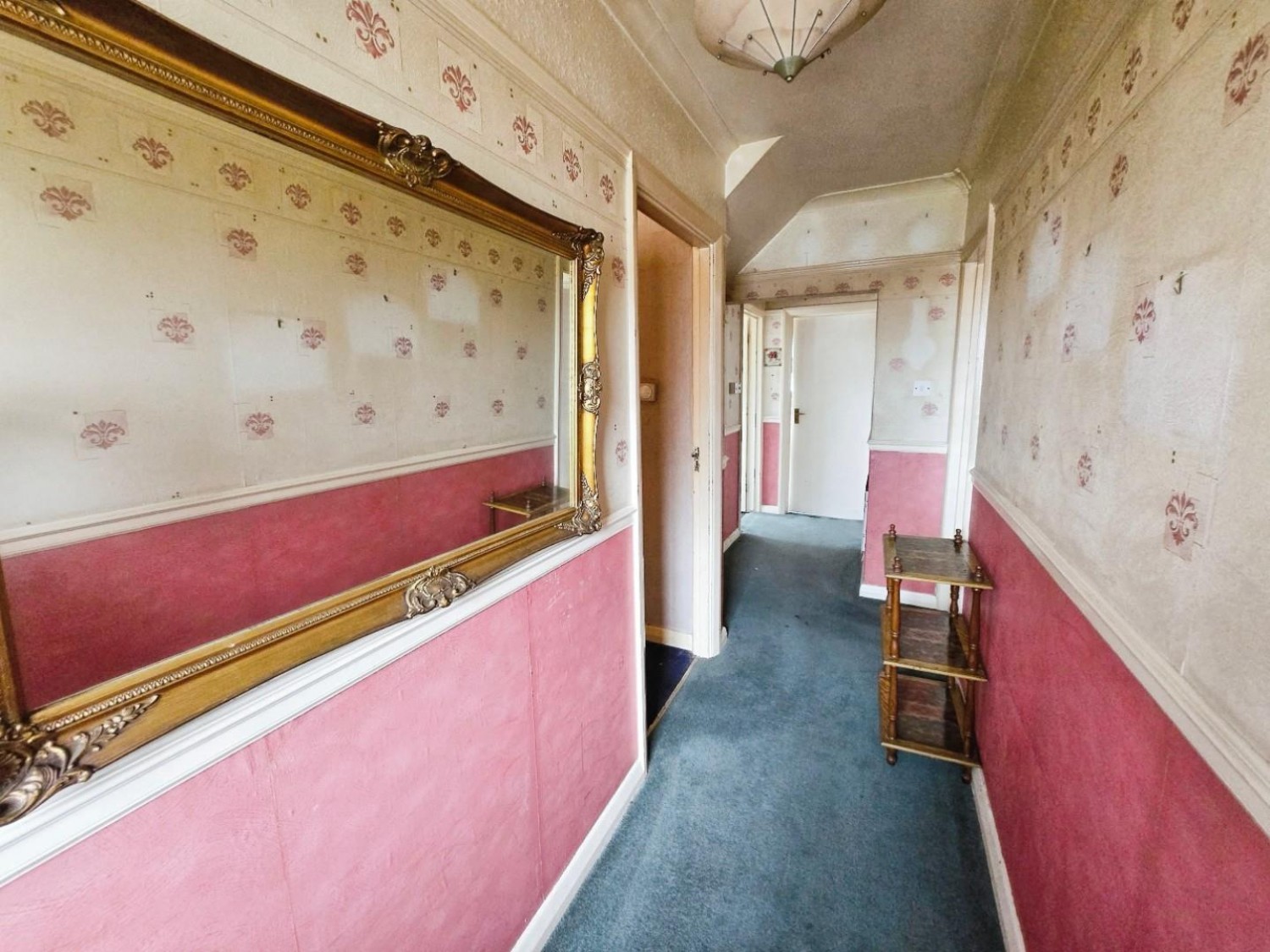 Colston Avenue, Carshalton