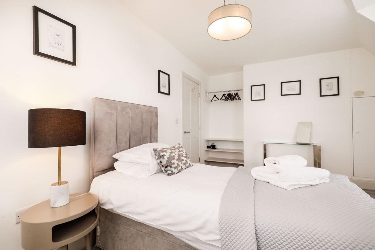 Mayfield Grove, Harrogate, HG1 5HD