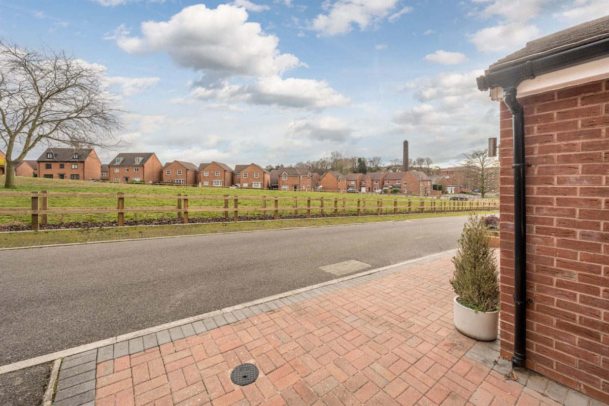 Kirkpatrick Drive, Wordsley, DY8 5TG