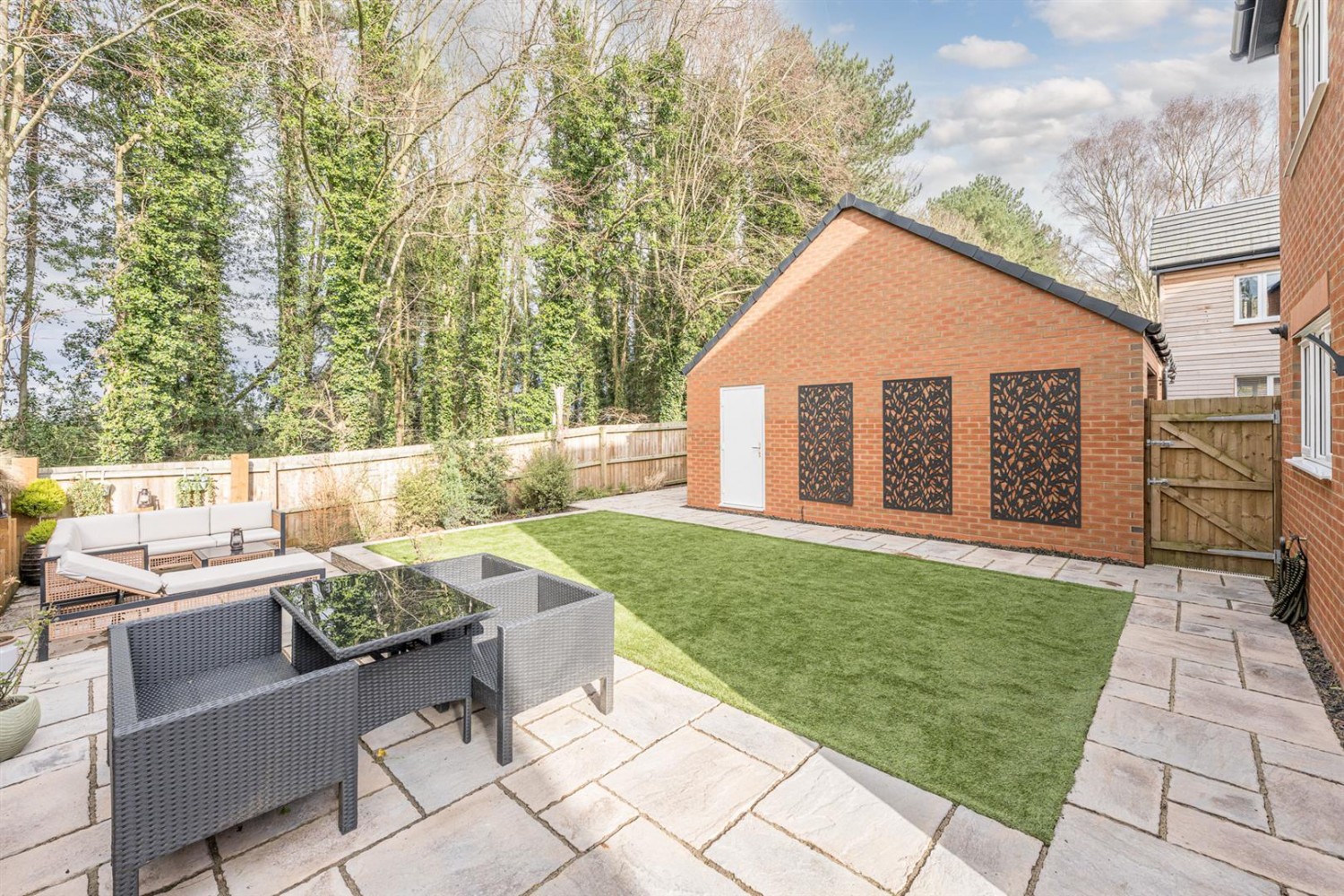 Red Oak Drive, Cookley, DY10 3GH