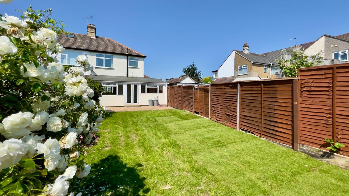 Seabrook Gardens, Romford, RM7