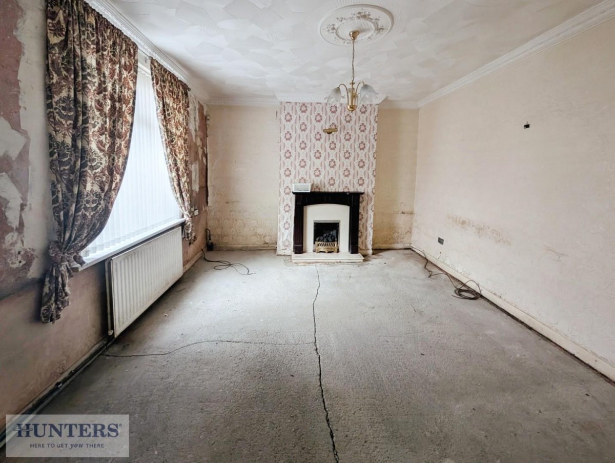 North Road East, Wingate