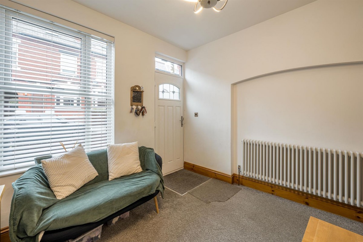Platts Crescent, Stourbridge, DY8 4YZ