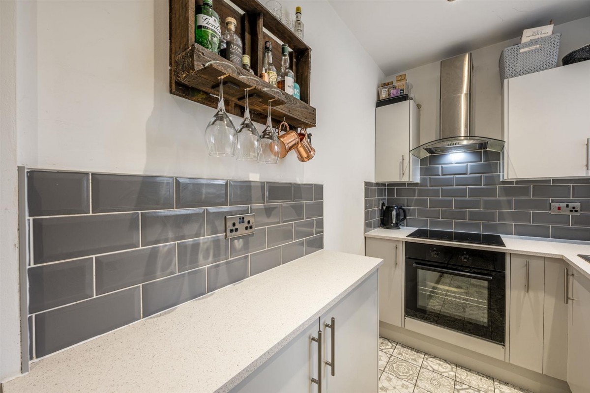 Platts Crescent, Stourbridge, DY8 4YZ