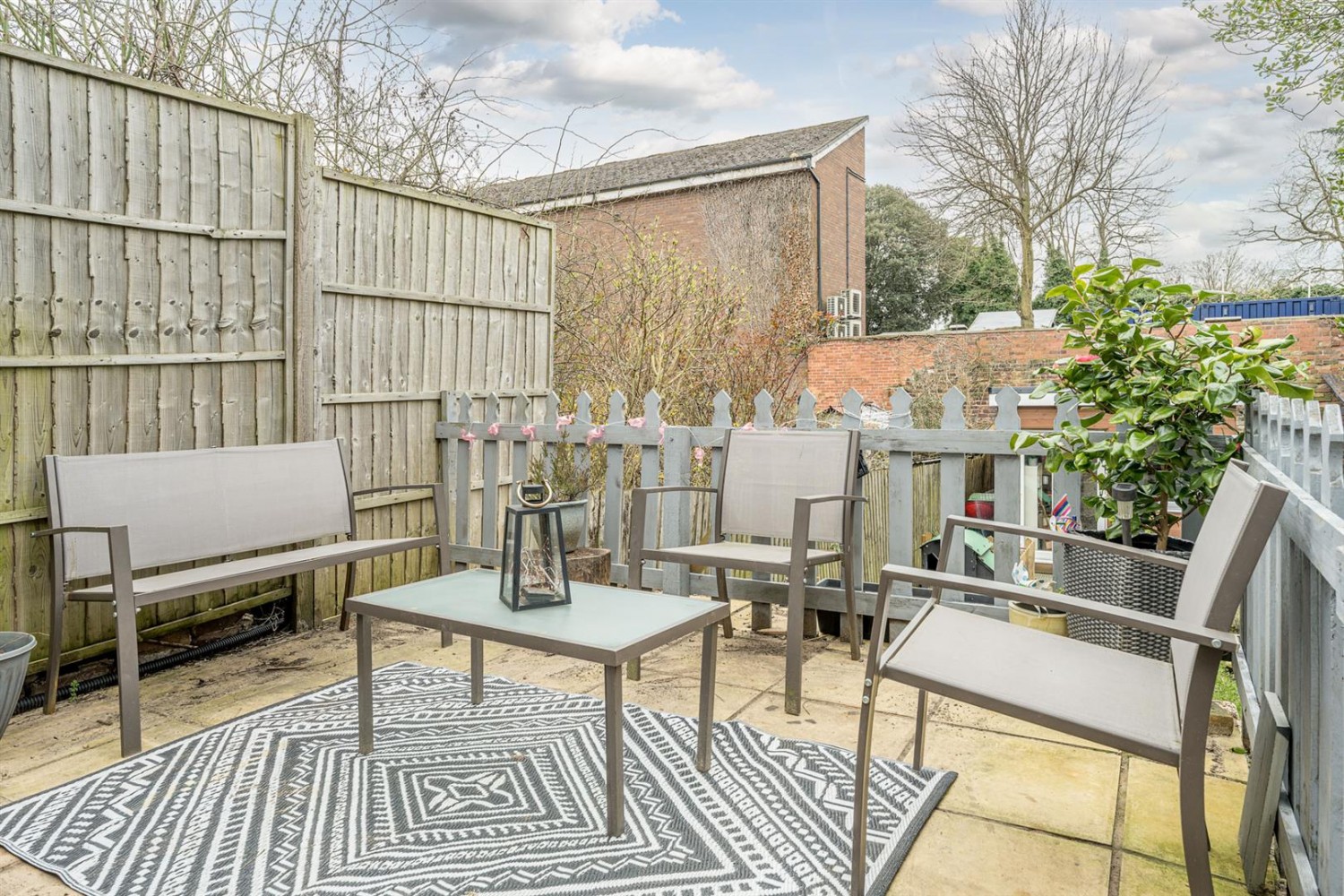 Platts Crescent, Stourbridge, DY8 4YZ