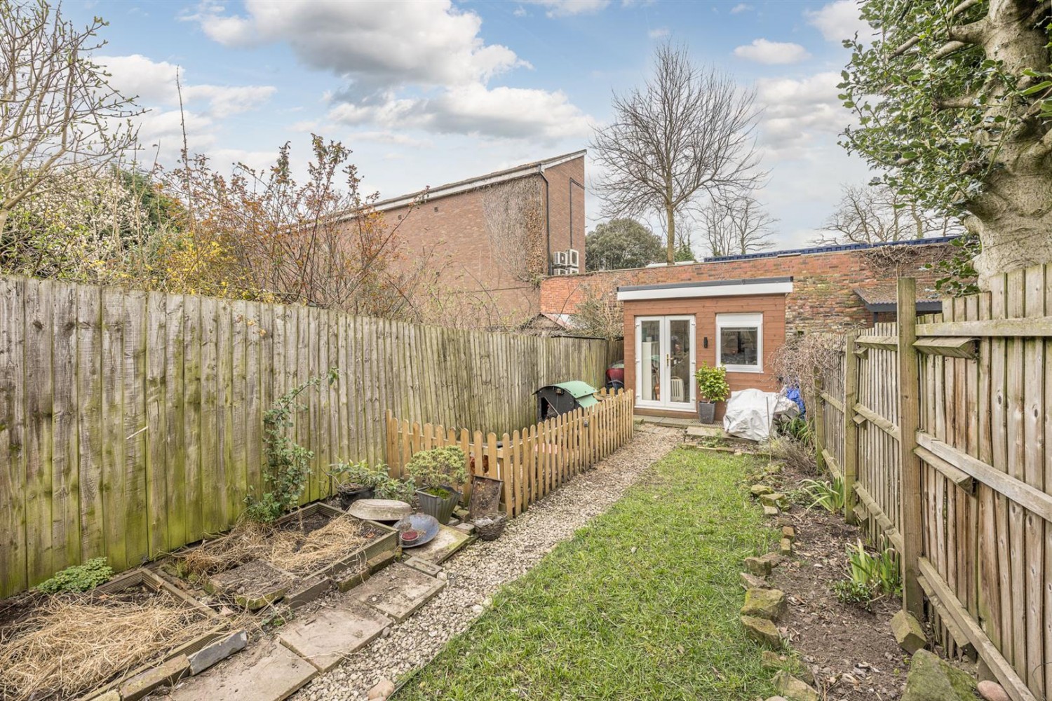 Platts Crescent, Stourbridge, DY8 4YZ