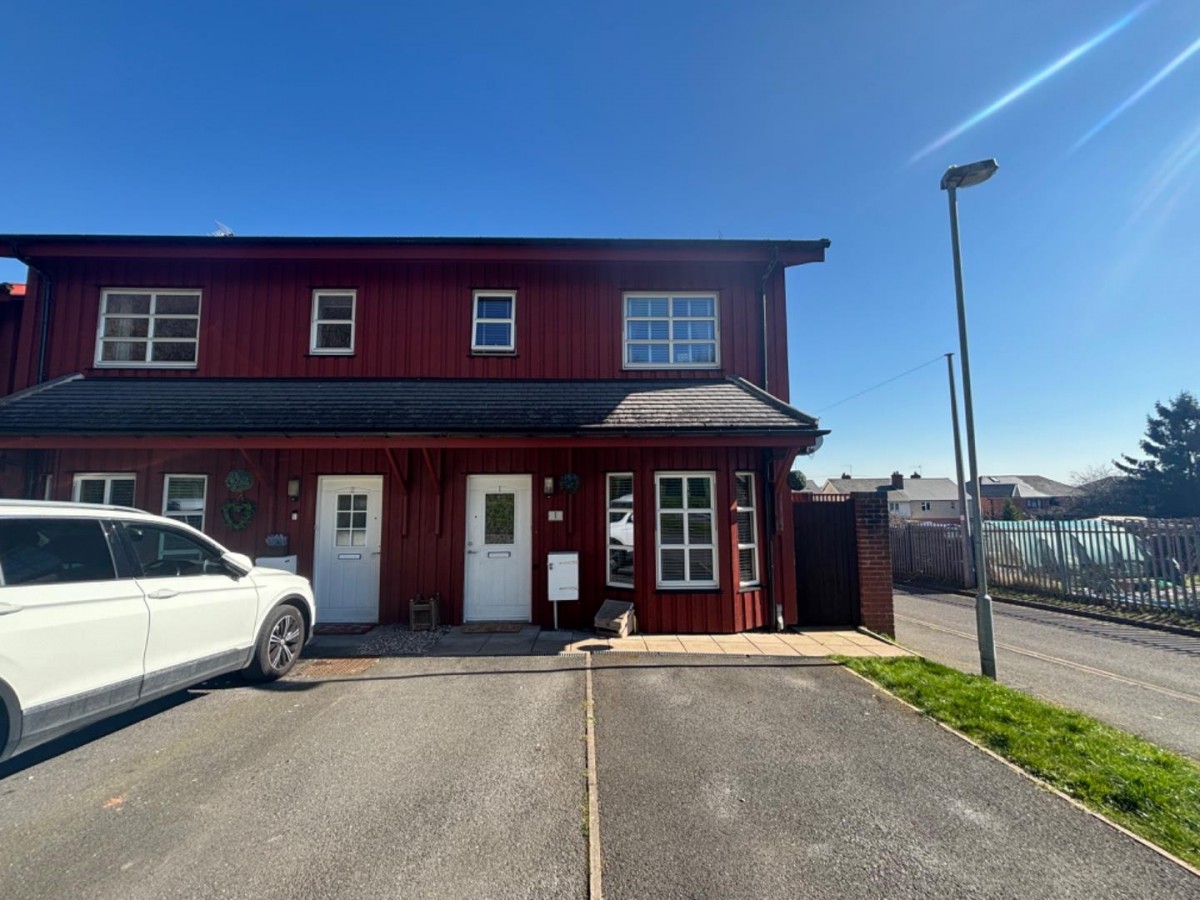 Margaret Llewelyn Davies Close, Redditch B98