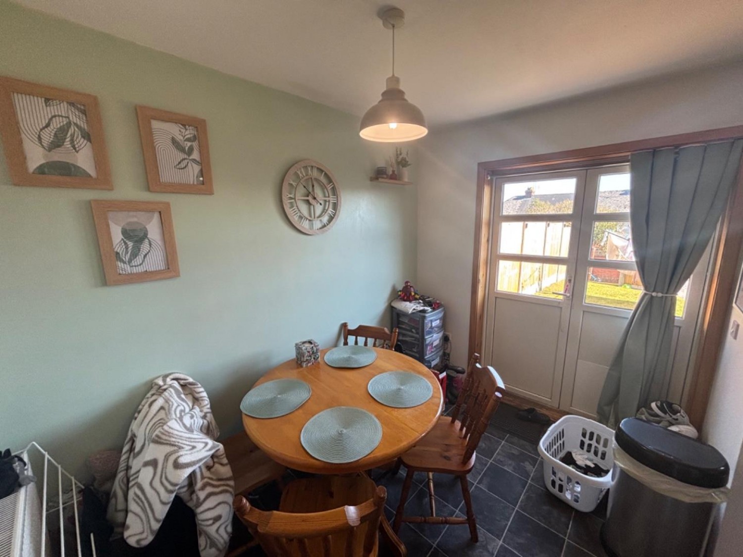 Margaret Llewelyn Davies Close, Redditch B98