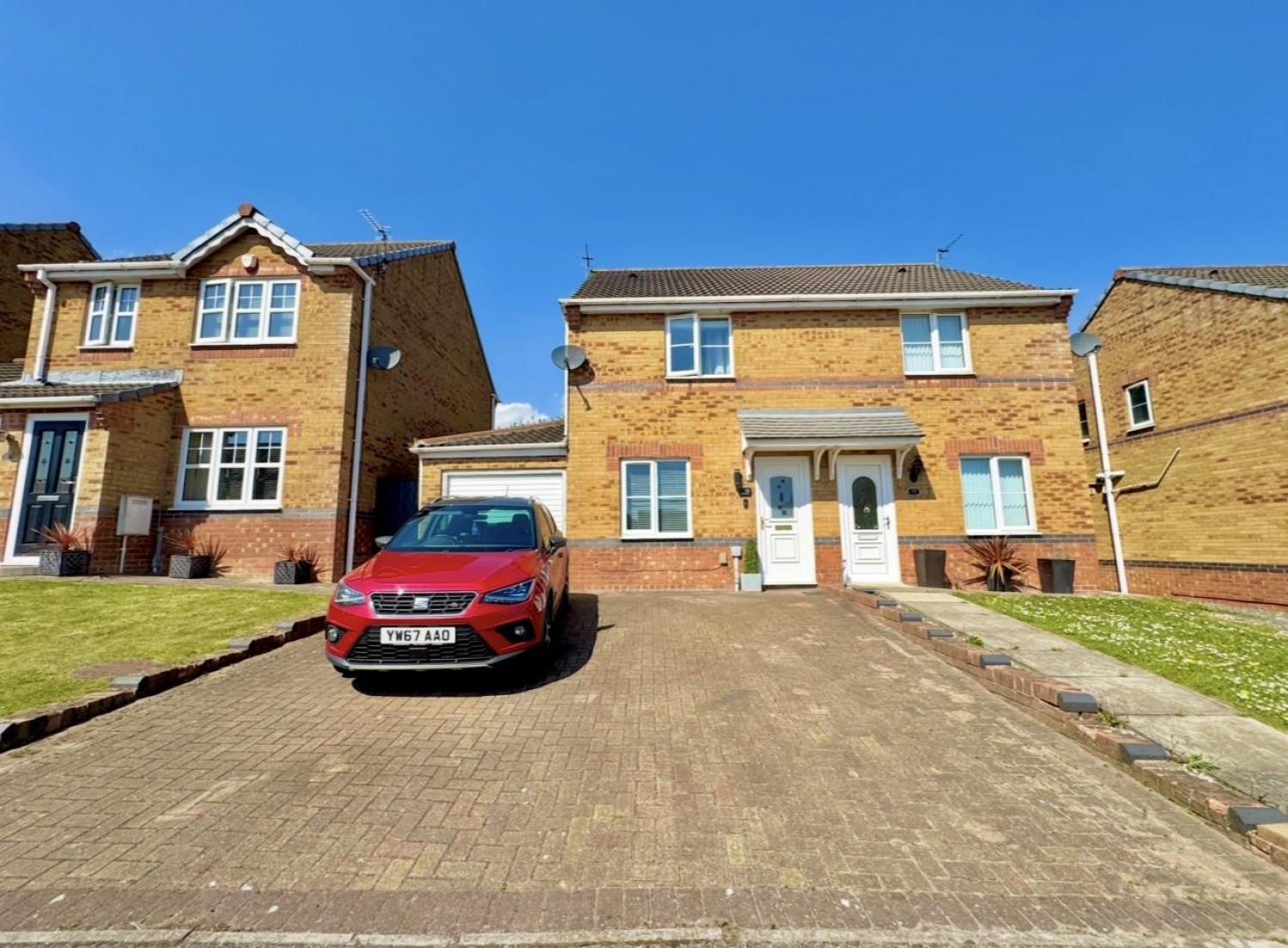 Holm Hill Gardens, Peterlee, County Durham, SR8 3JT
