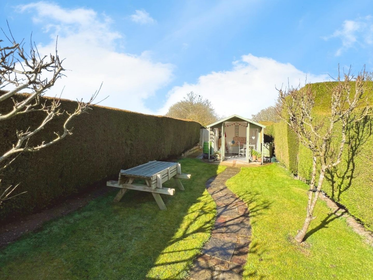 Beacon Way, Lympne