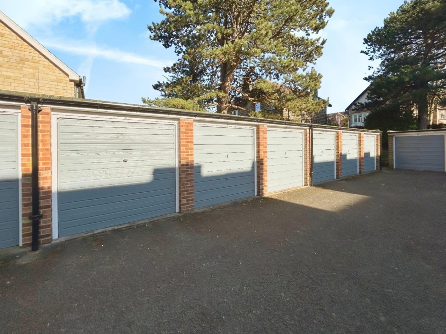 Tewitt Well Court, Leeds Road, Harrogate, HG2 8AW