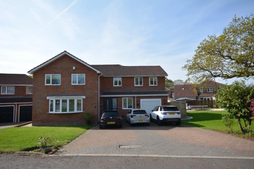 Austen Way, Crook