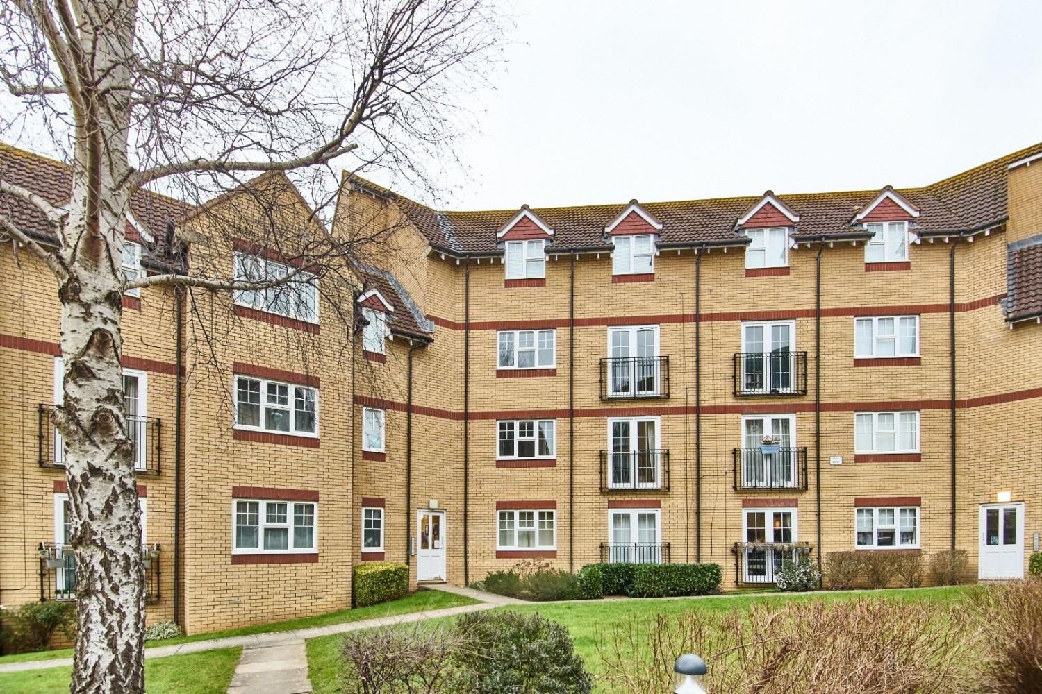 2 bedroom Flat for sale in Arthurs Close, Emersons Green, Bristol, BS16 7JB