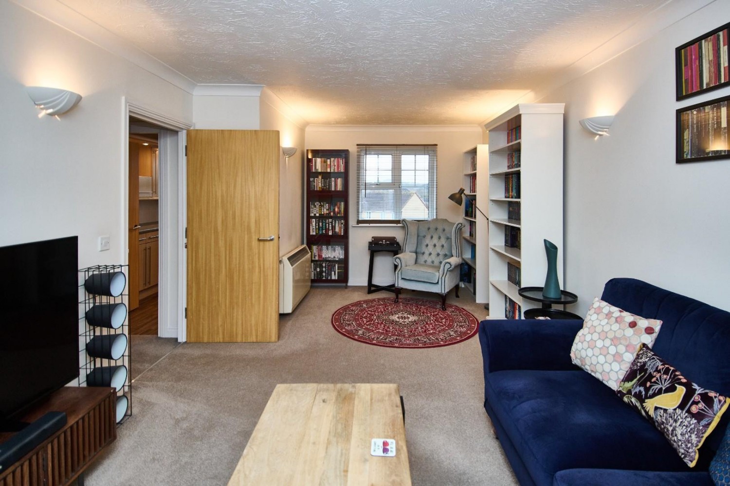 2 bedroom Flat for sale in Arthurs Close, Emersons Green, Bristol, BS16 7JB