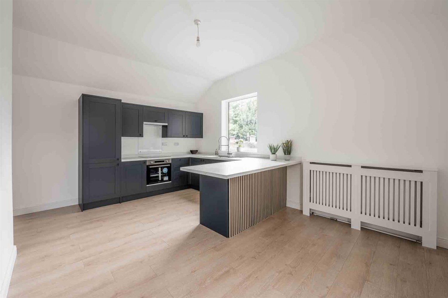 Brettell Lane, Brierley Hill, DY5 3LT