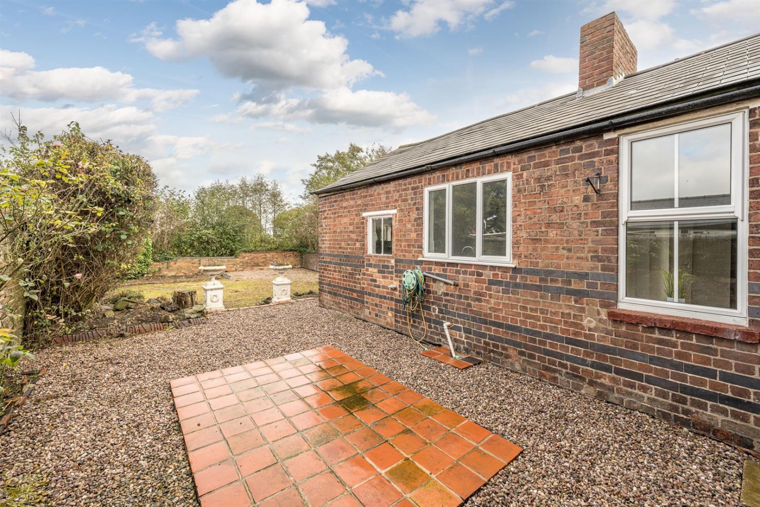 Brettell Lane, Brierley Hill, DY5 3LT