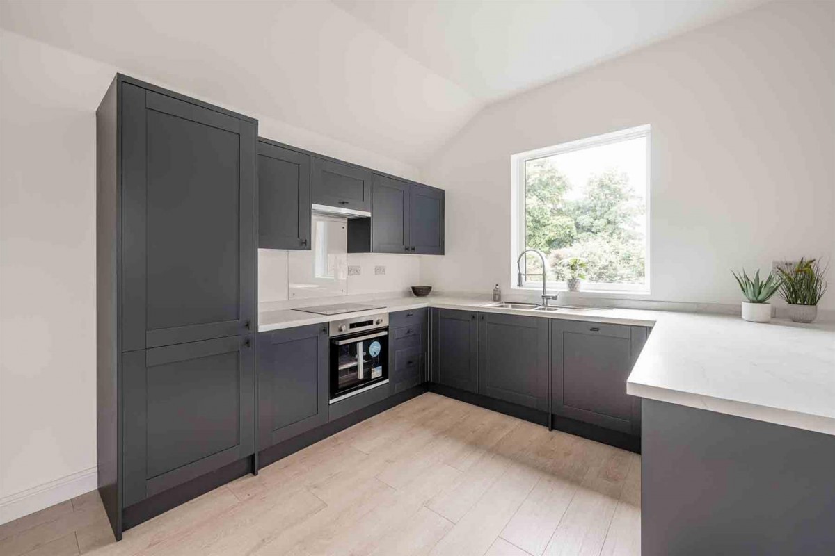 Brettell Lane, Brierley Hill, DY5 3LT