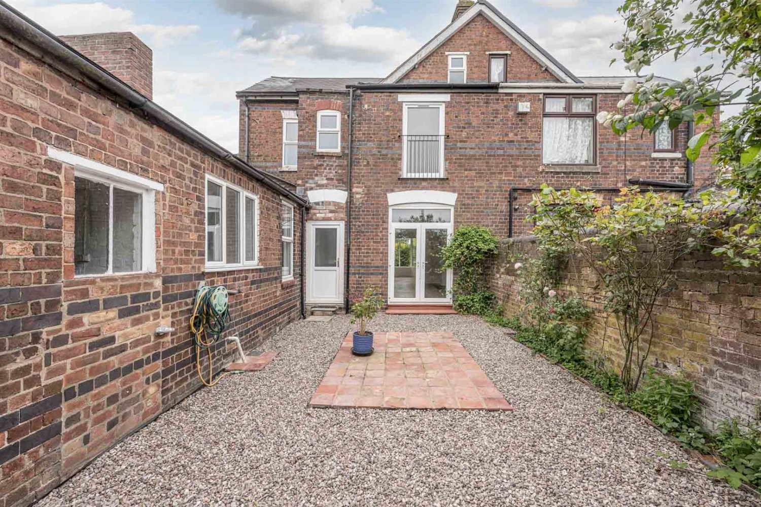 Brettell Lane, Brierley Hill, DY5 3LT