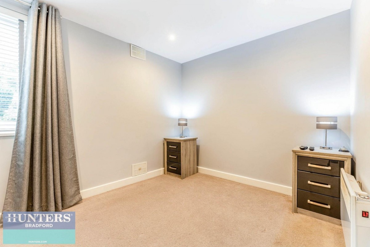 Frizley Gardens, Frizinghall, Bradford, West Yorkshire, BD9 4LY