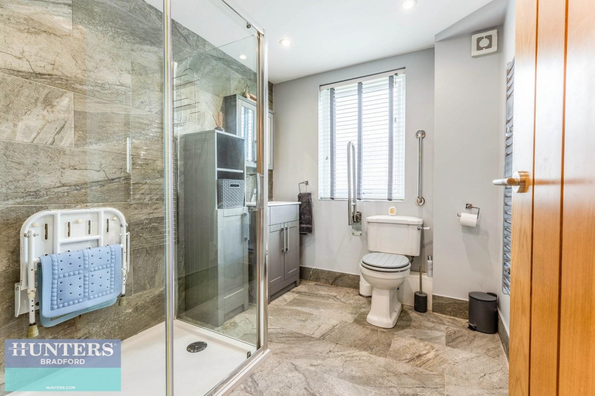 Frizley Gardens, Frizinghall, Bradford, West Yorkshire, BD9 4LY