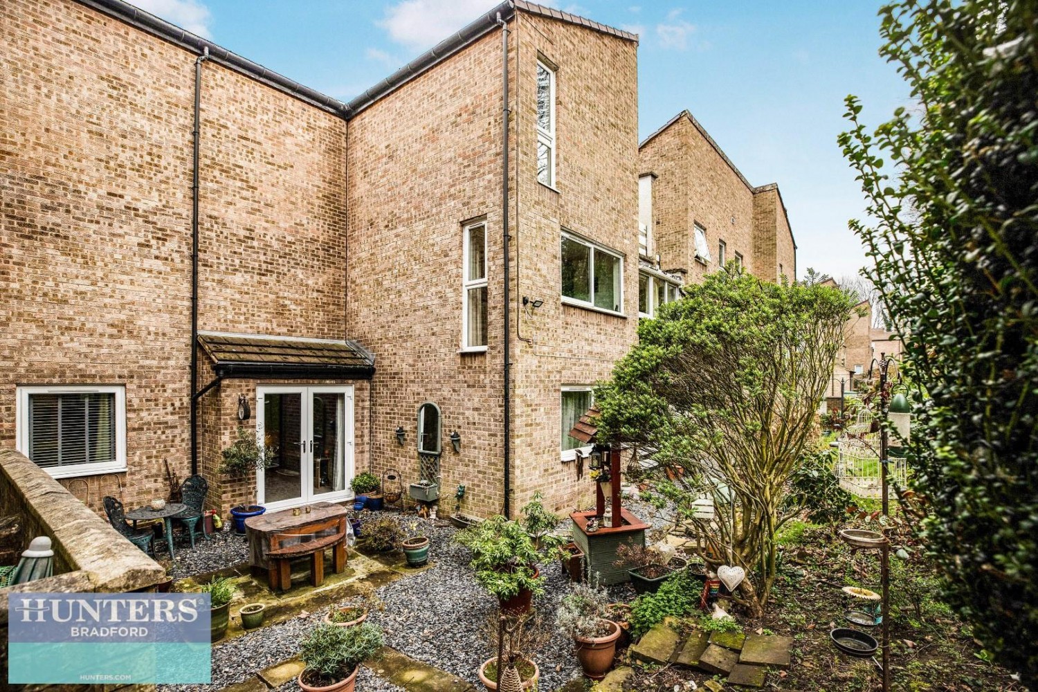 Frizley Gardens, Frizinghall, Bradford, West Yorkshire, BD9 4LY