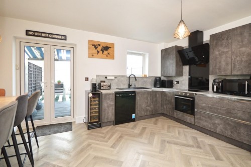 Five Bedroom Property On The Marina