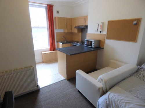Room 1, 14 Bankfield Road, Huddersfield, HD1 3HR