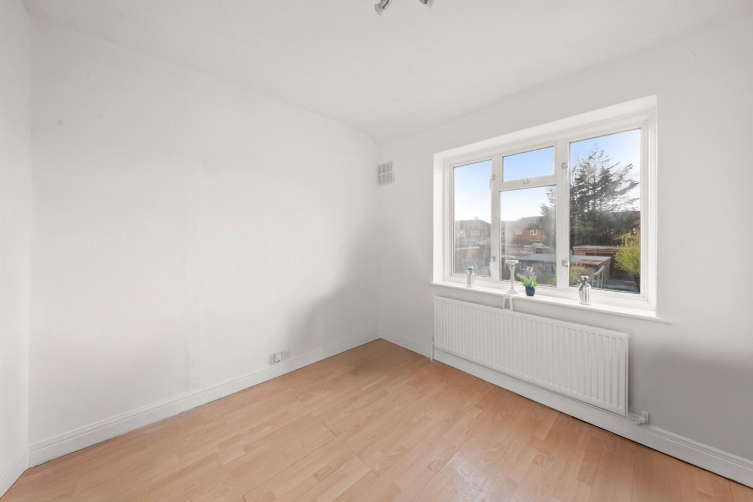 Berwick Avenue, Hayes, Middlesex, UB4 0NH