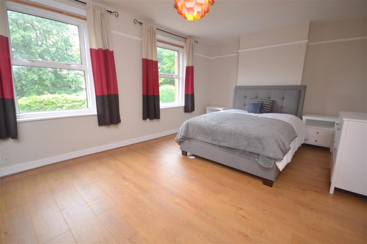 London Road, Wokingham, Berkshire