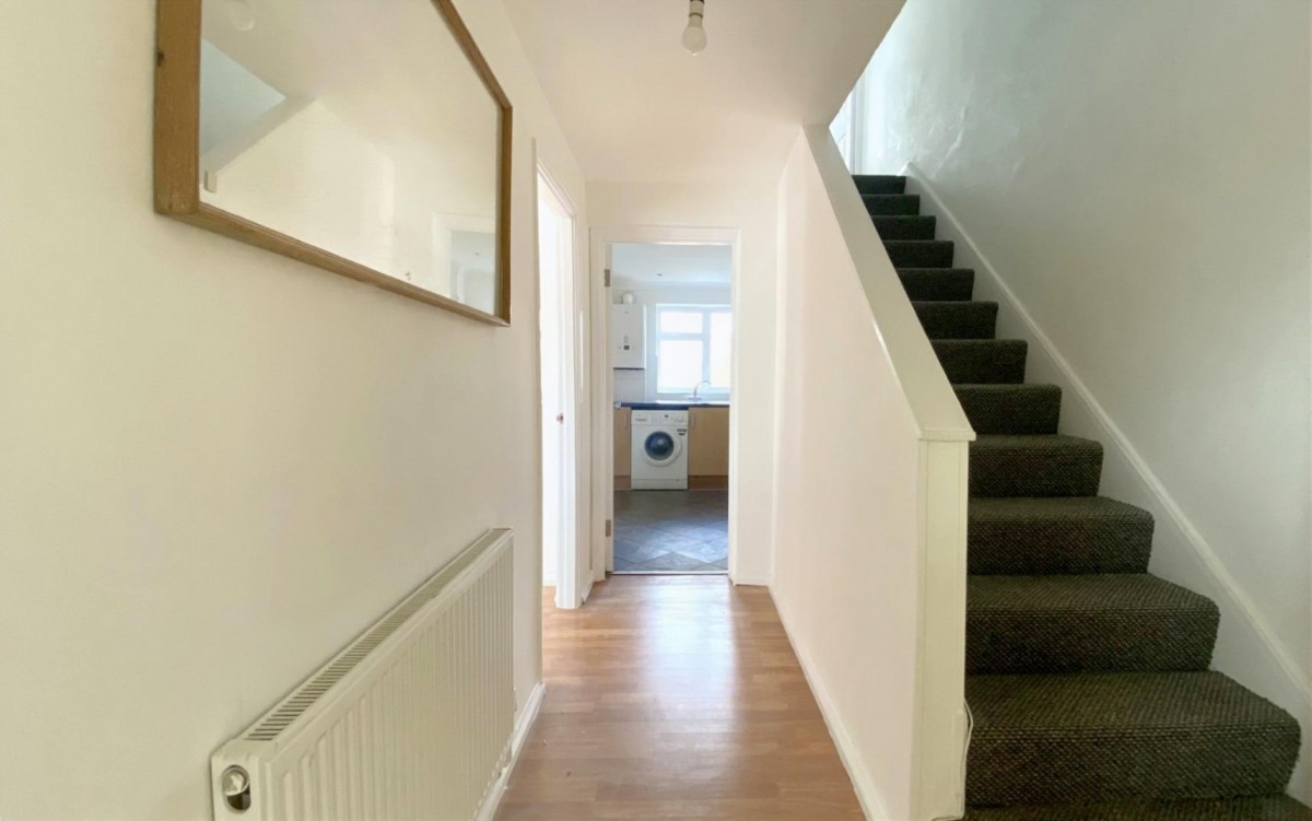 Cobham Close, Bromley, BR2 8JW