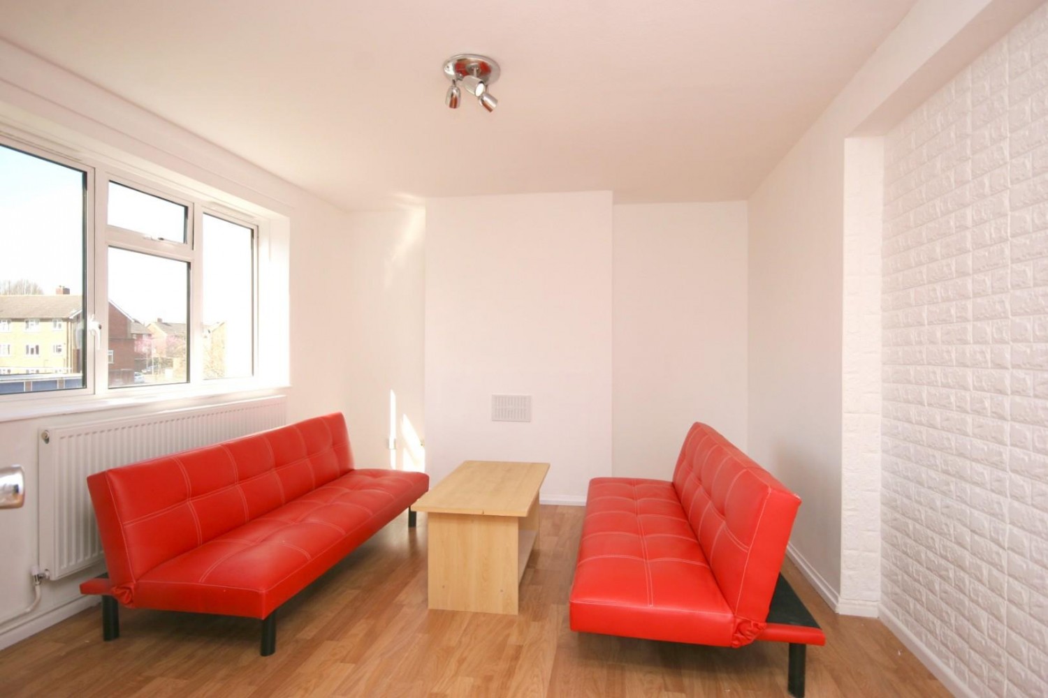 Cobham Close, Bromley, BR2 8JW