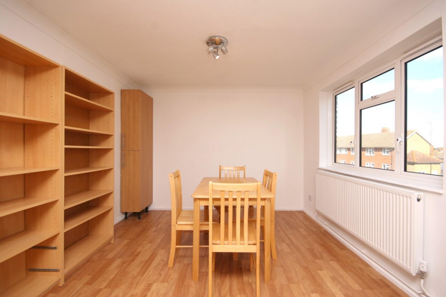 Cobham Close, Bromley, BR2 8JW