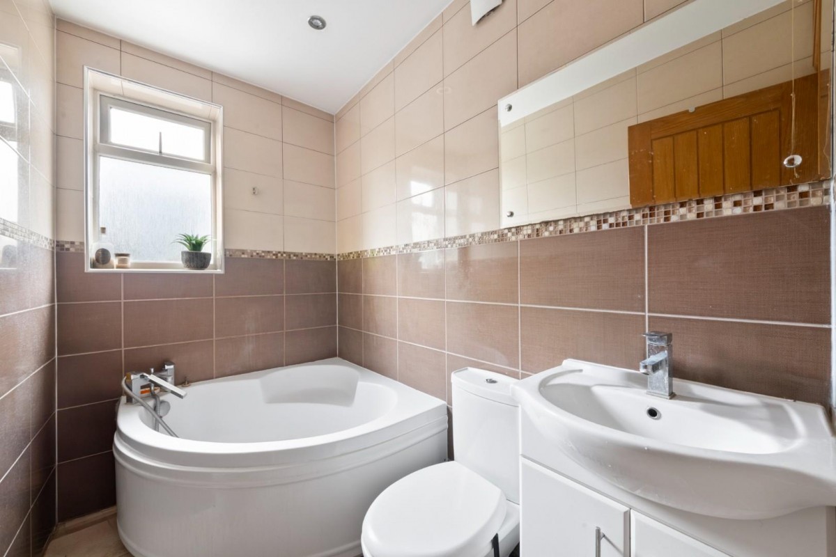 Botwell Lane, Hayes, UB3 2AQ