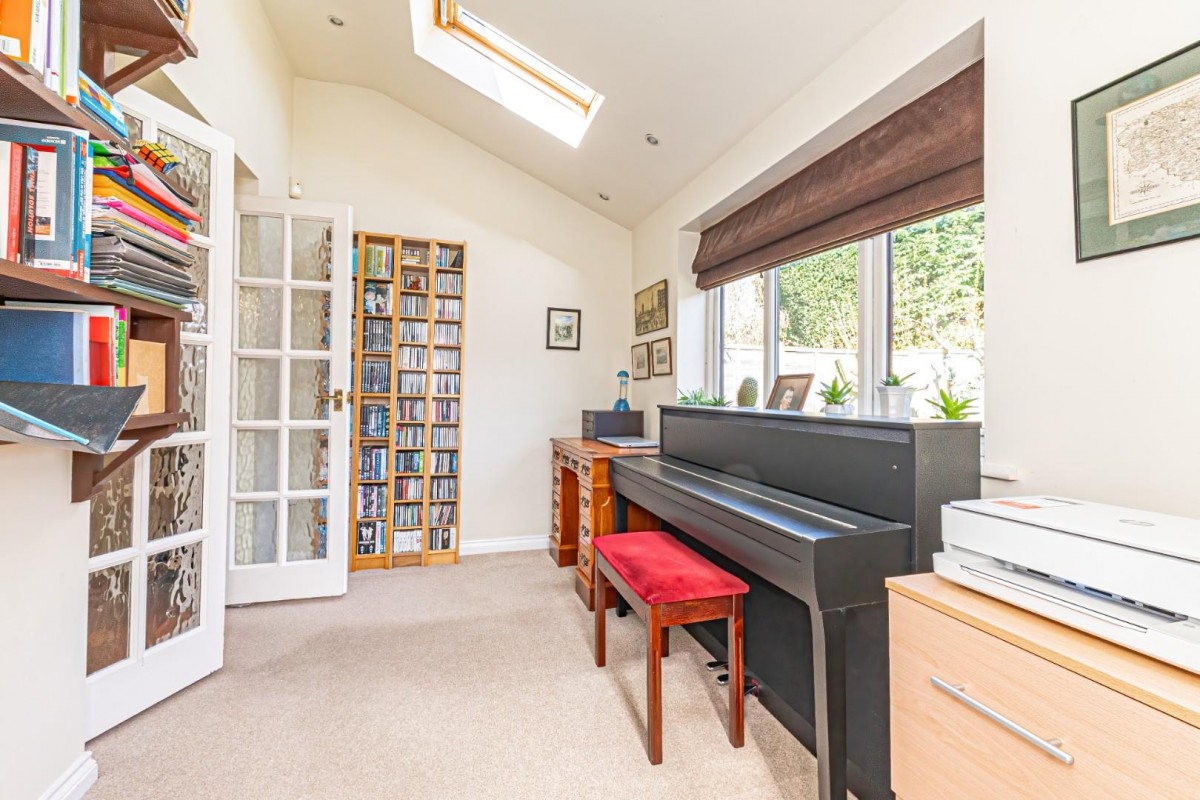 Church Hill, Cheddington