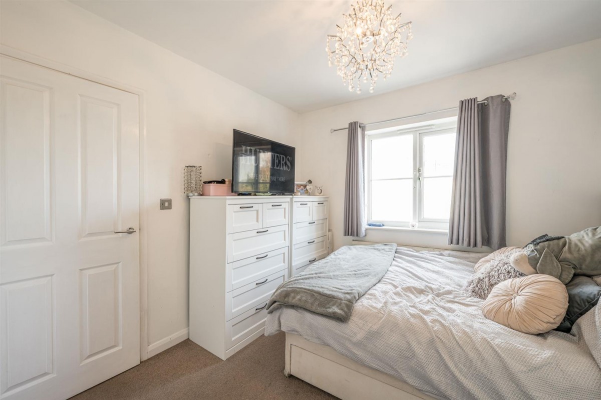 Moss Grove, Kingswinford, DY6 9HR