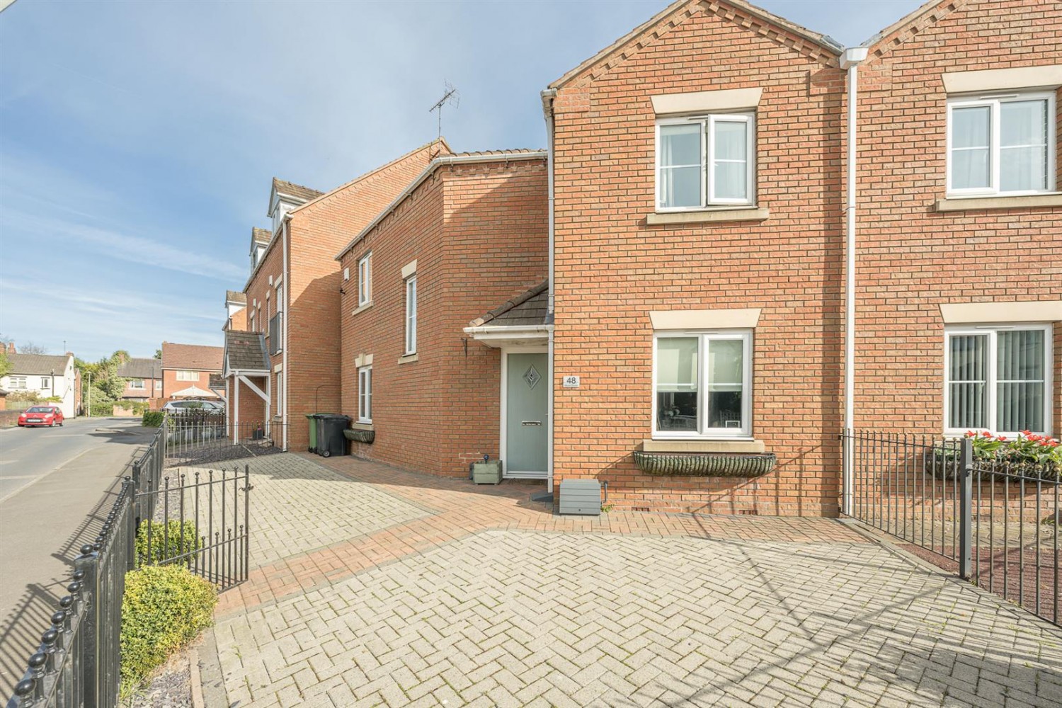Moss Grove, Kingswinford, DY6 9HR