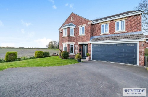 Moat Way, Brayton