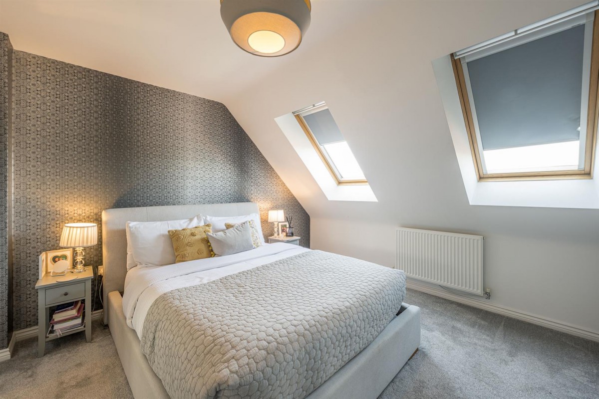 Dawn Close, Wollaston, DY8 4GF