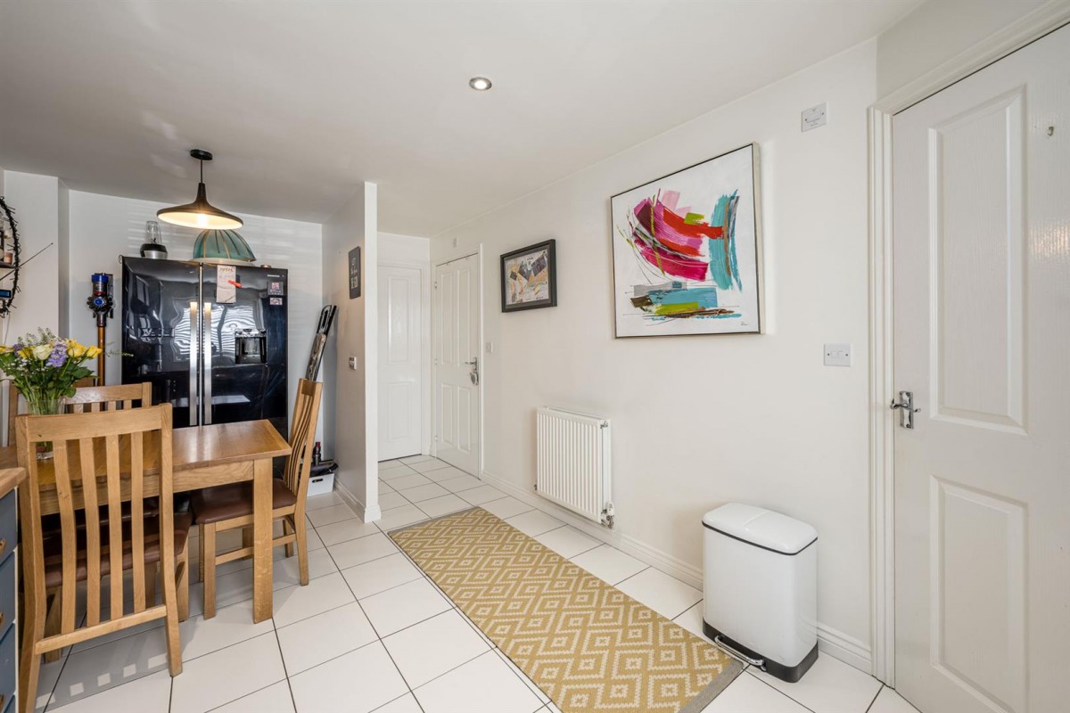 Dawn Close, Wollaston, DY8 4GF