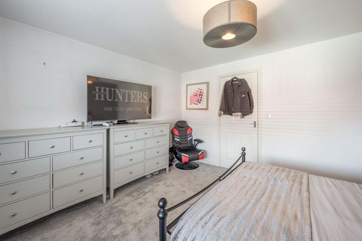 Dawn Close, Wollaston, DY8 4GF