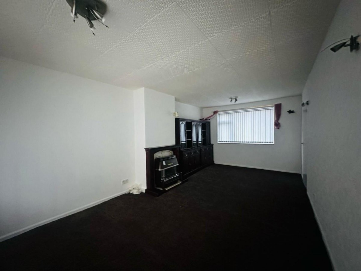 Third Avenue, Liversedge