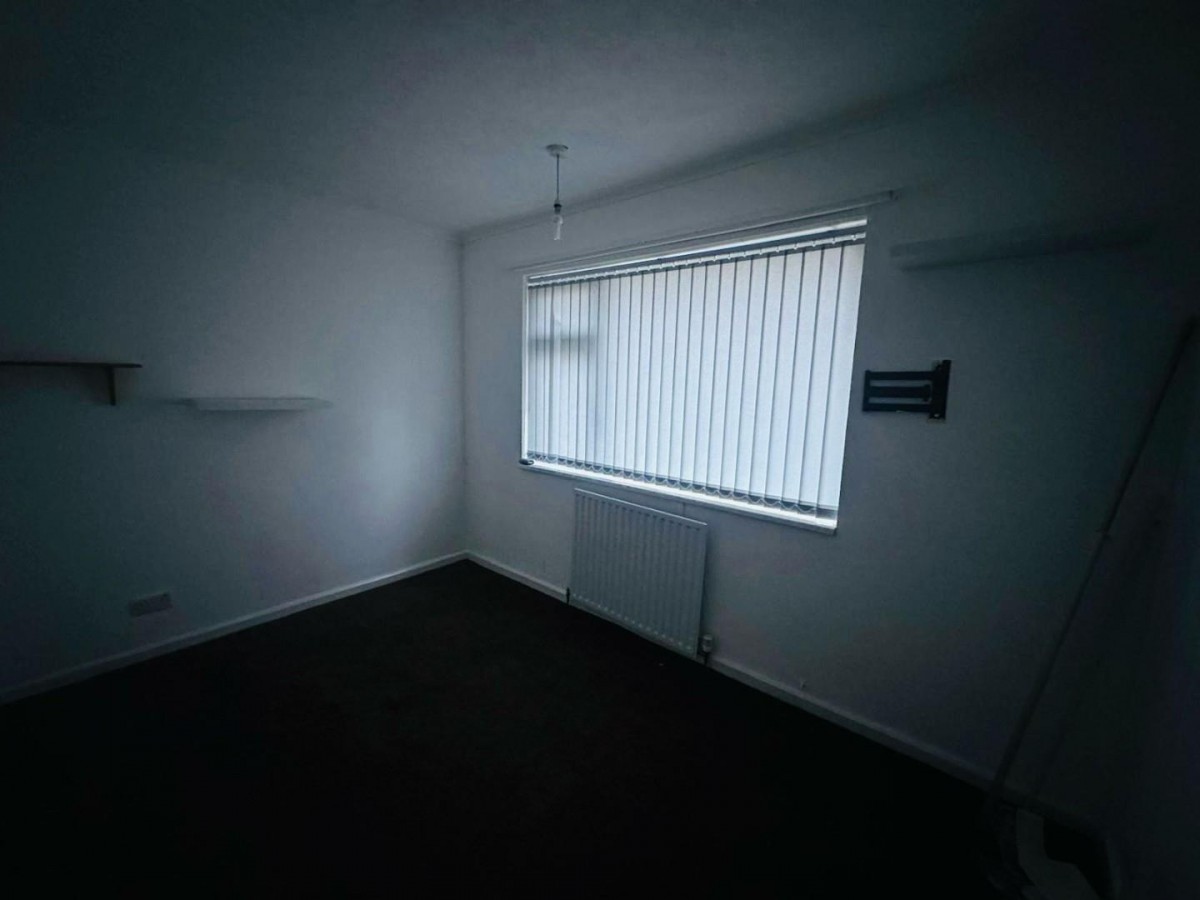 Third Avenue, Liversedge