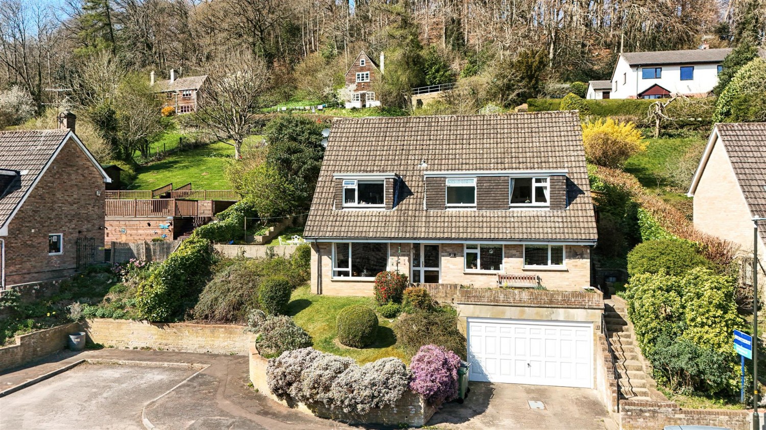 Five Acres, Dursley