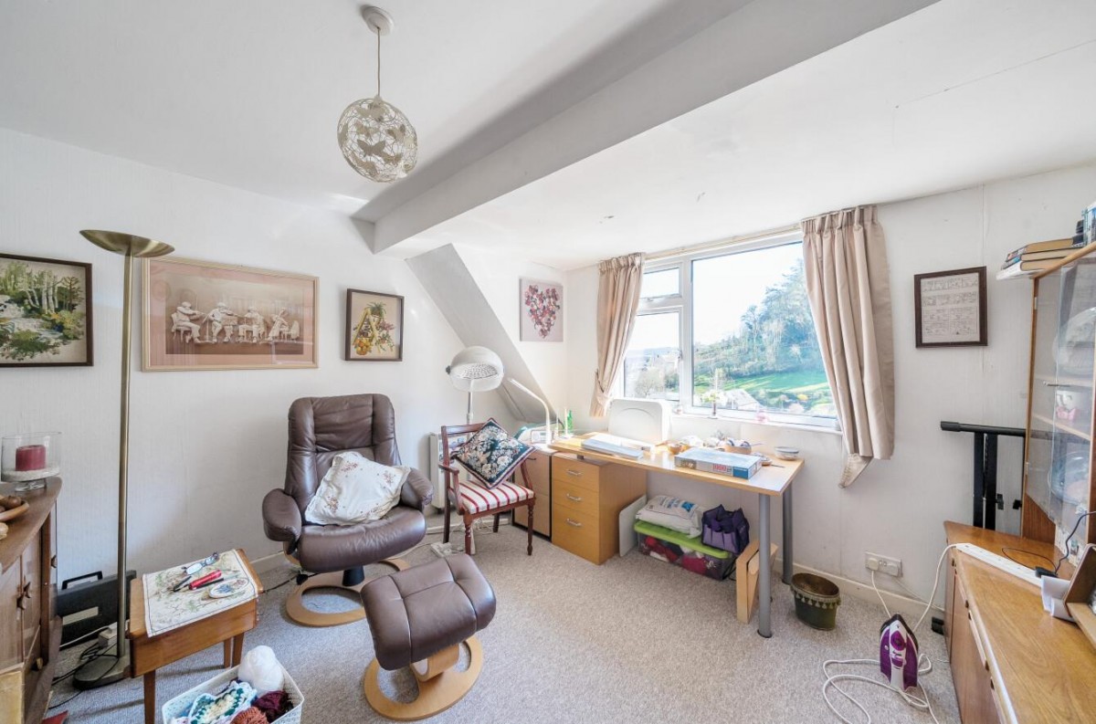 Five Acres, Dursley