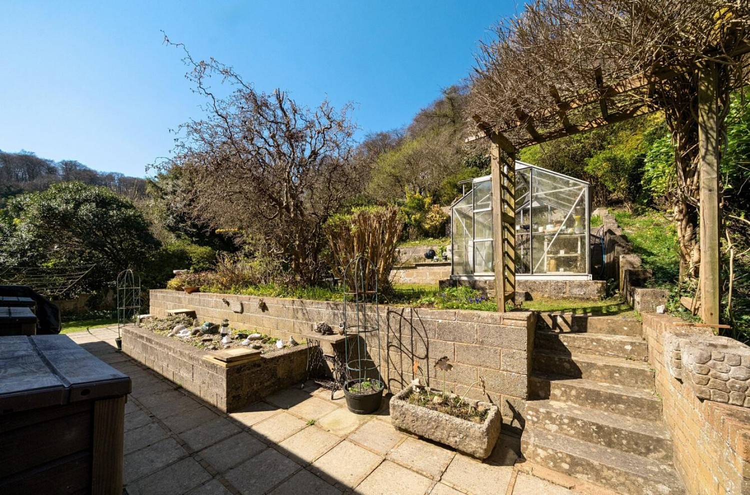 Five Acres, Dursley