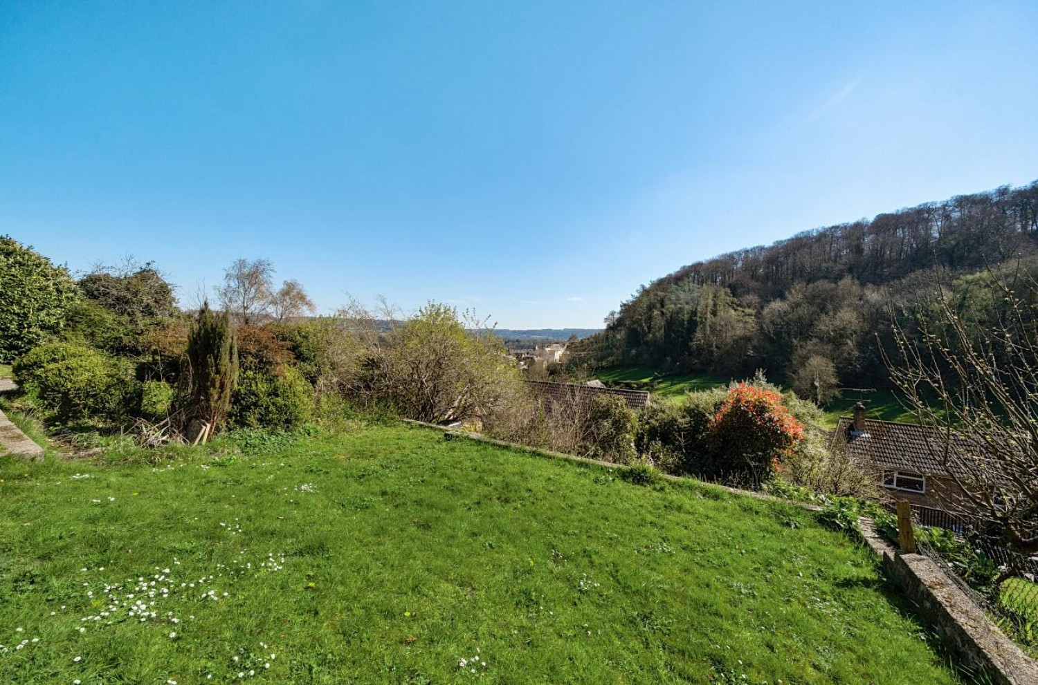 Five Acres, Dursley